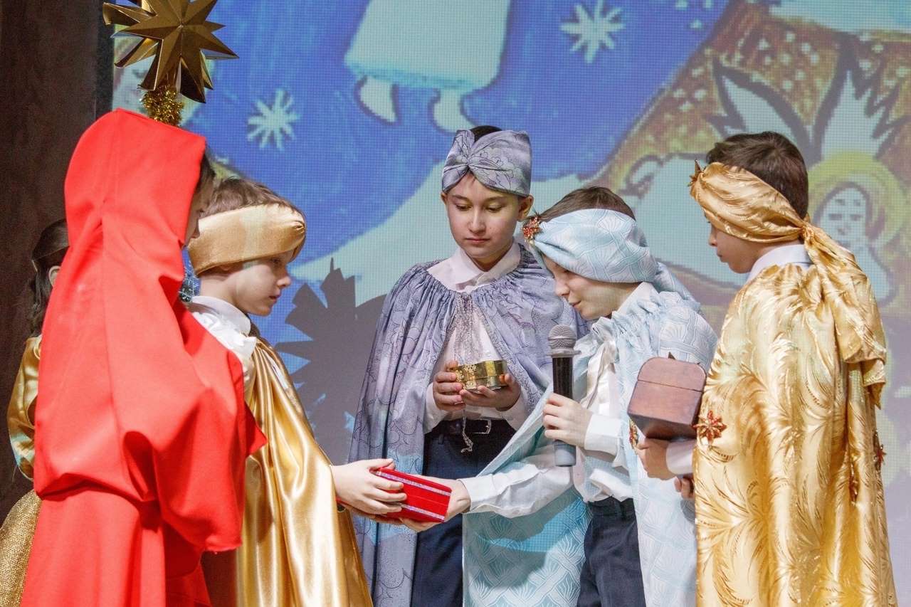 Рождественский праздник воспитанников воскресной школы «Вертоград» прошёл в Ступине  в Доме культуры «Металлург»